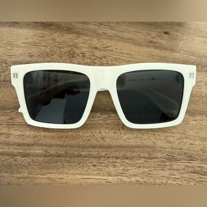 New Authentic Off-White Black and White Sunglasses Unisex